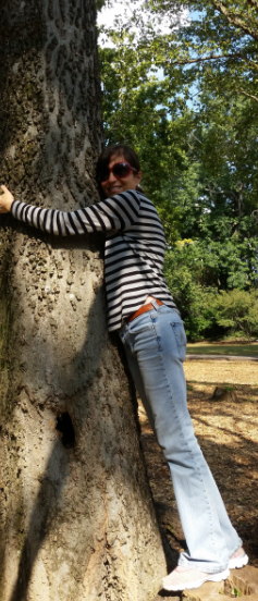 tree hug.PNG