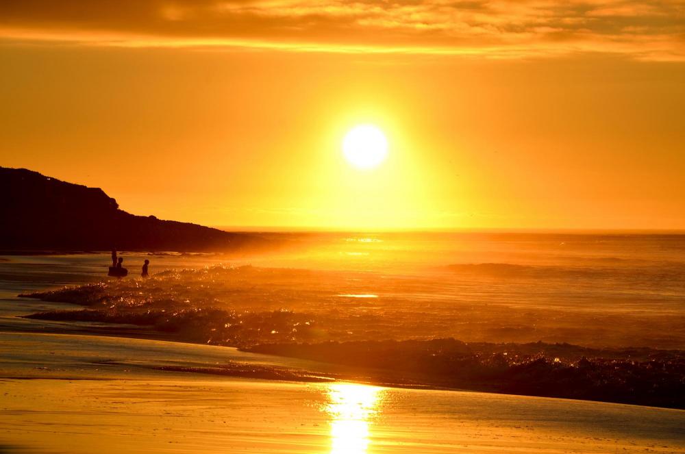 Sunset_at_Long_Beach_(South_Africa).jpg