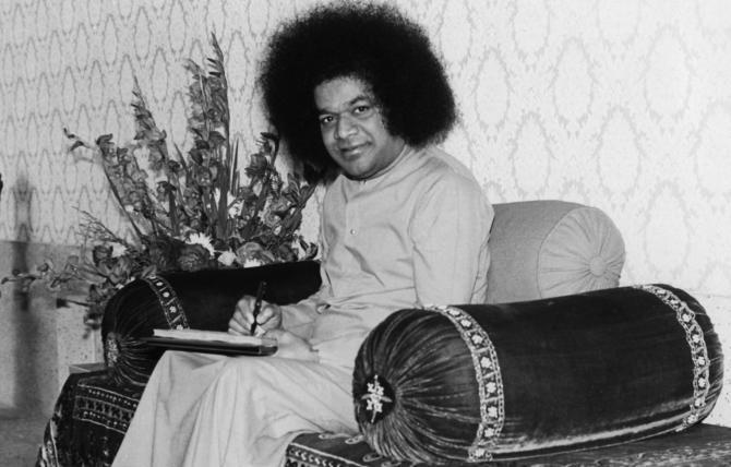 satya sai baba.jpg