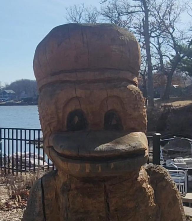 duck statue 2.jpg