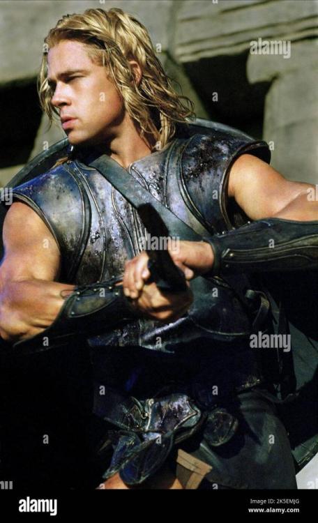 brad-pitt-troy-2004-2K5EMJG.jpg