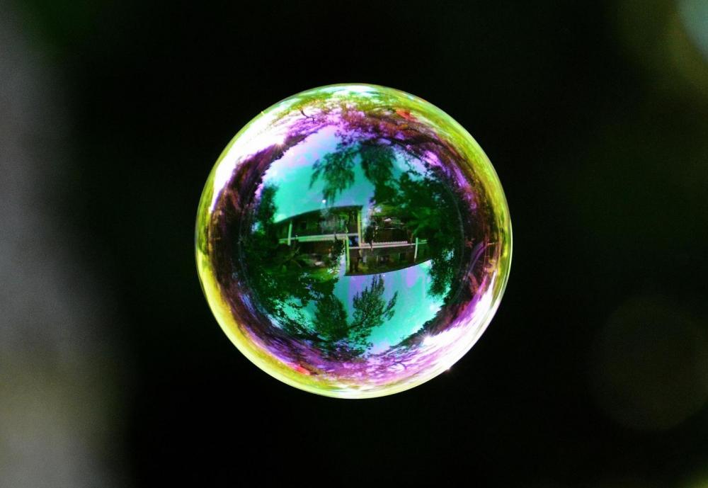alexas_fotos-soap-bubble-824547_1920.jpg